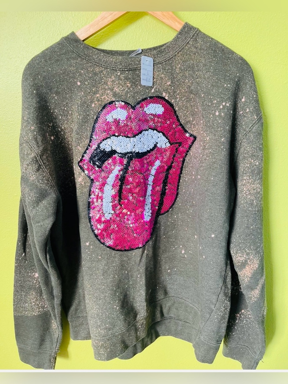 Oversized Crew Neck Sweatshirt Sequin Tounge